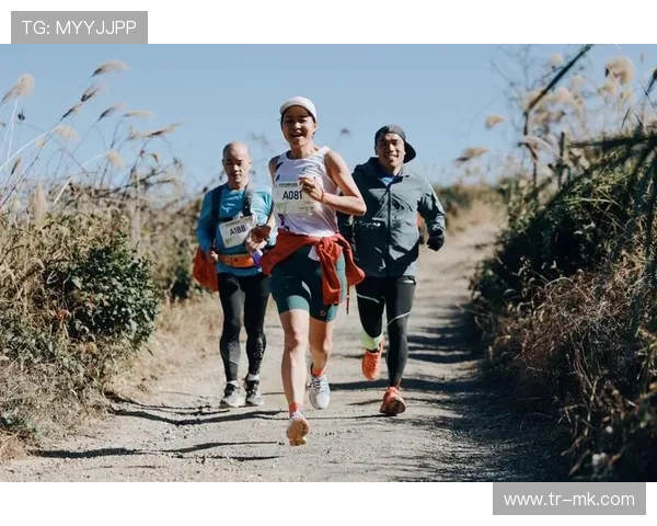 精美球星挂件足球收藏点亮运动爱好者的时尚生活