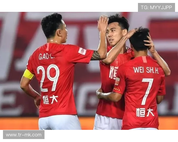 足球大佬精彩点评恒大球星技战术表现与未来发展前景